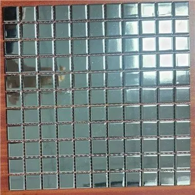 Placi de mozaic din portelan si metal